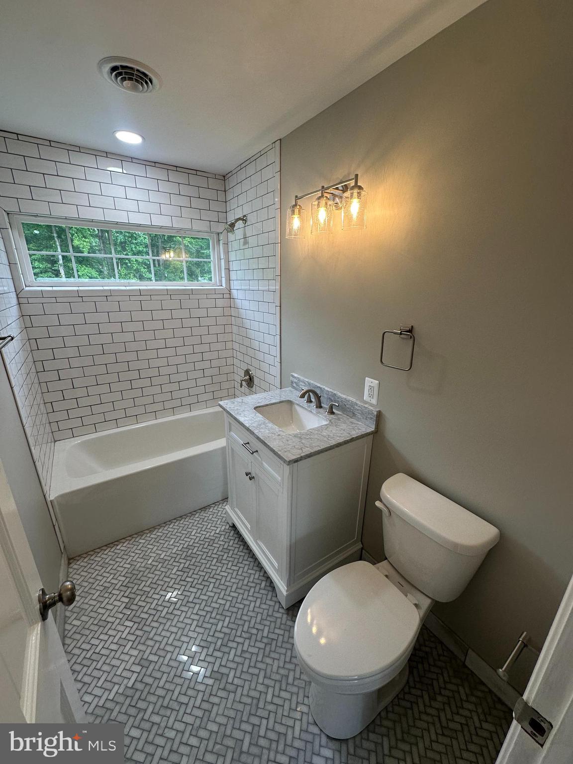 TOWN CREEK - Residential Lease