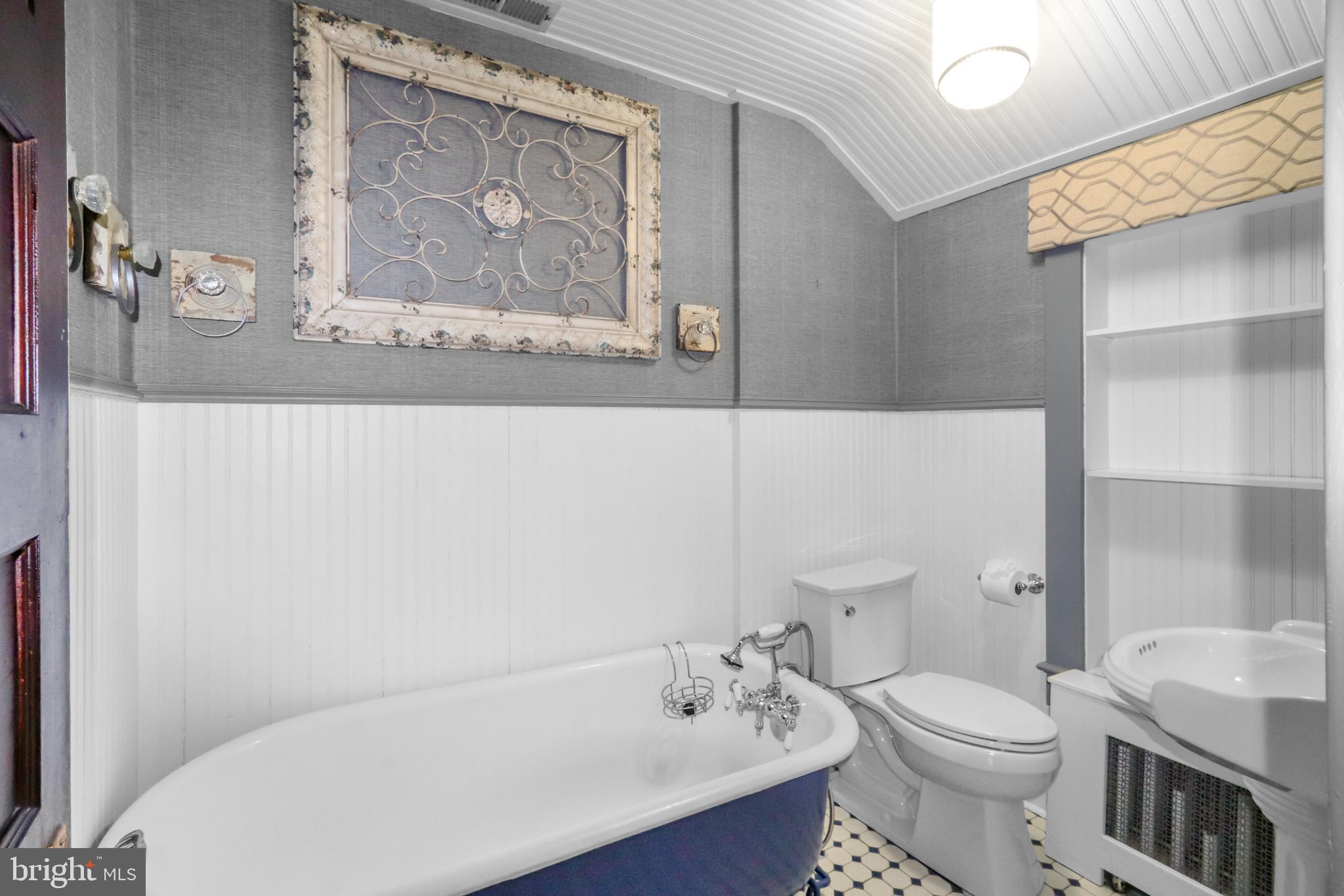 COLESVILLE OUTSIDE - Residential