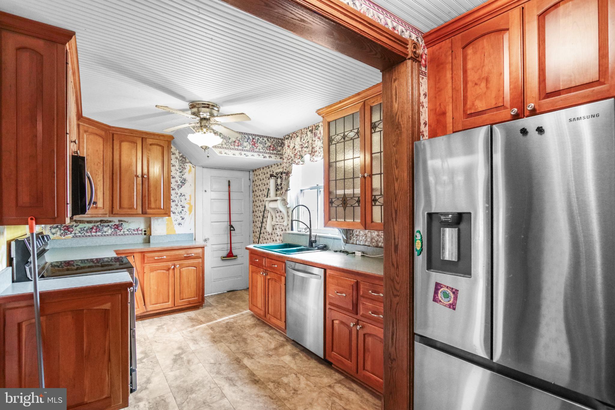 COLESVILLE OUTSIDE - Residential