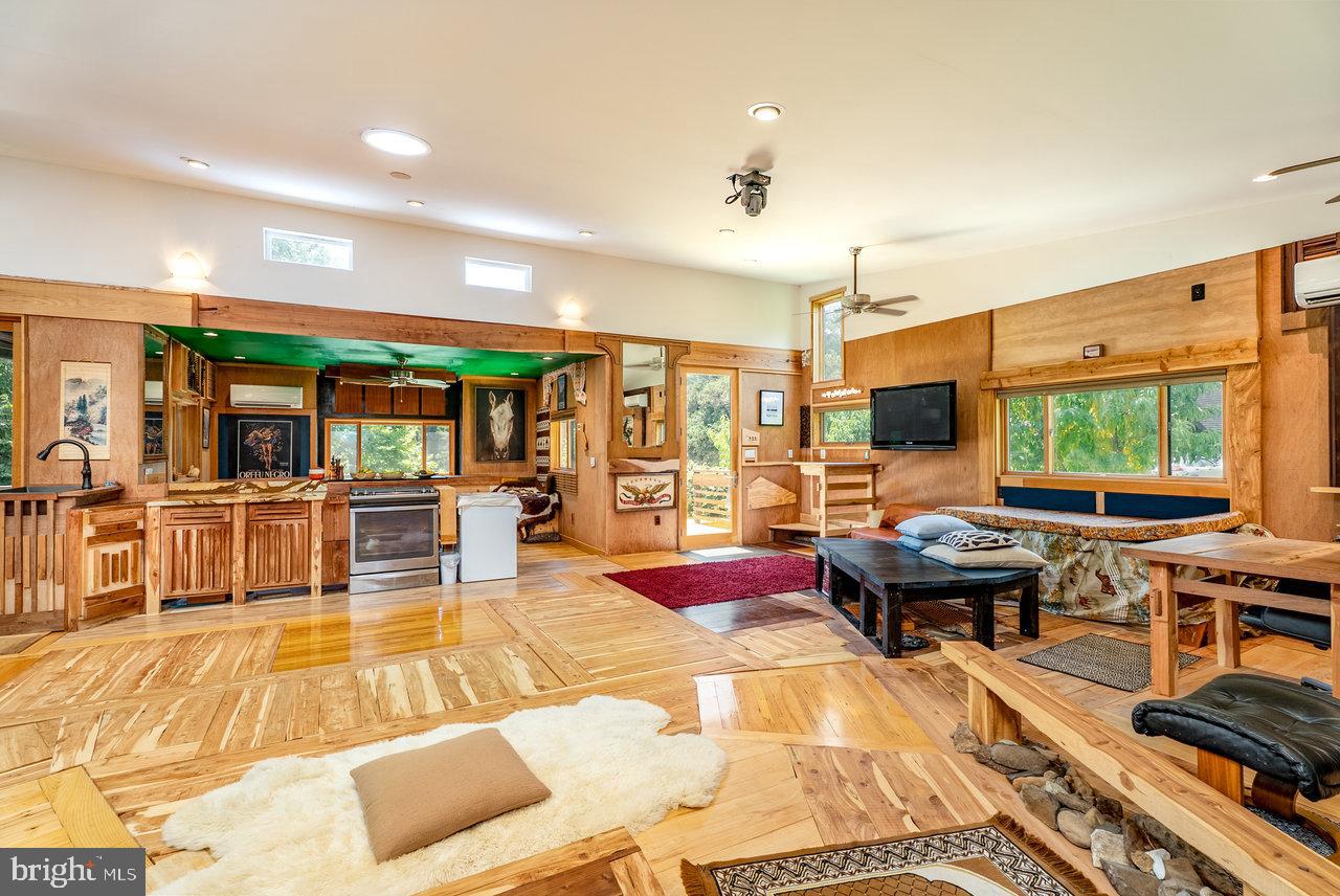 EGYPT BEND ESTATES - Residential