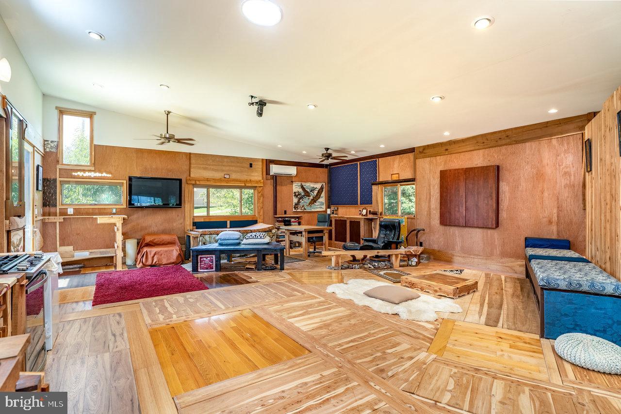 EGYPT BEND ESTATES - Residential