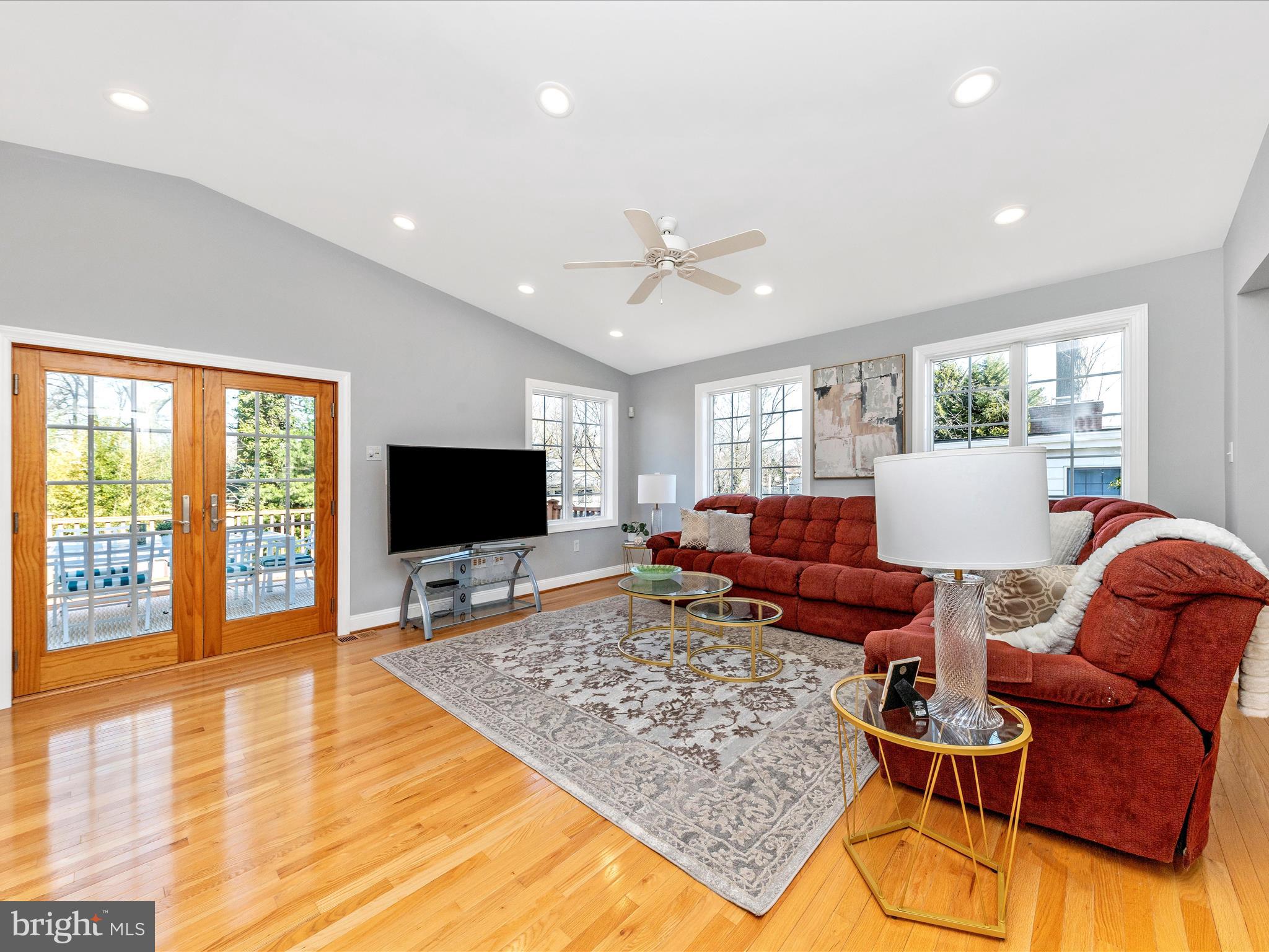 OAKLAND TERRACE - Residential