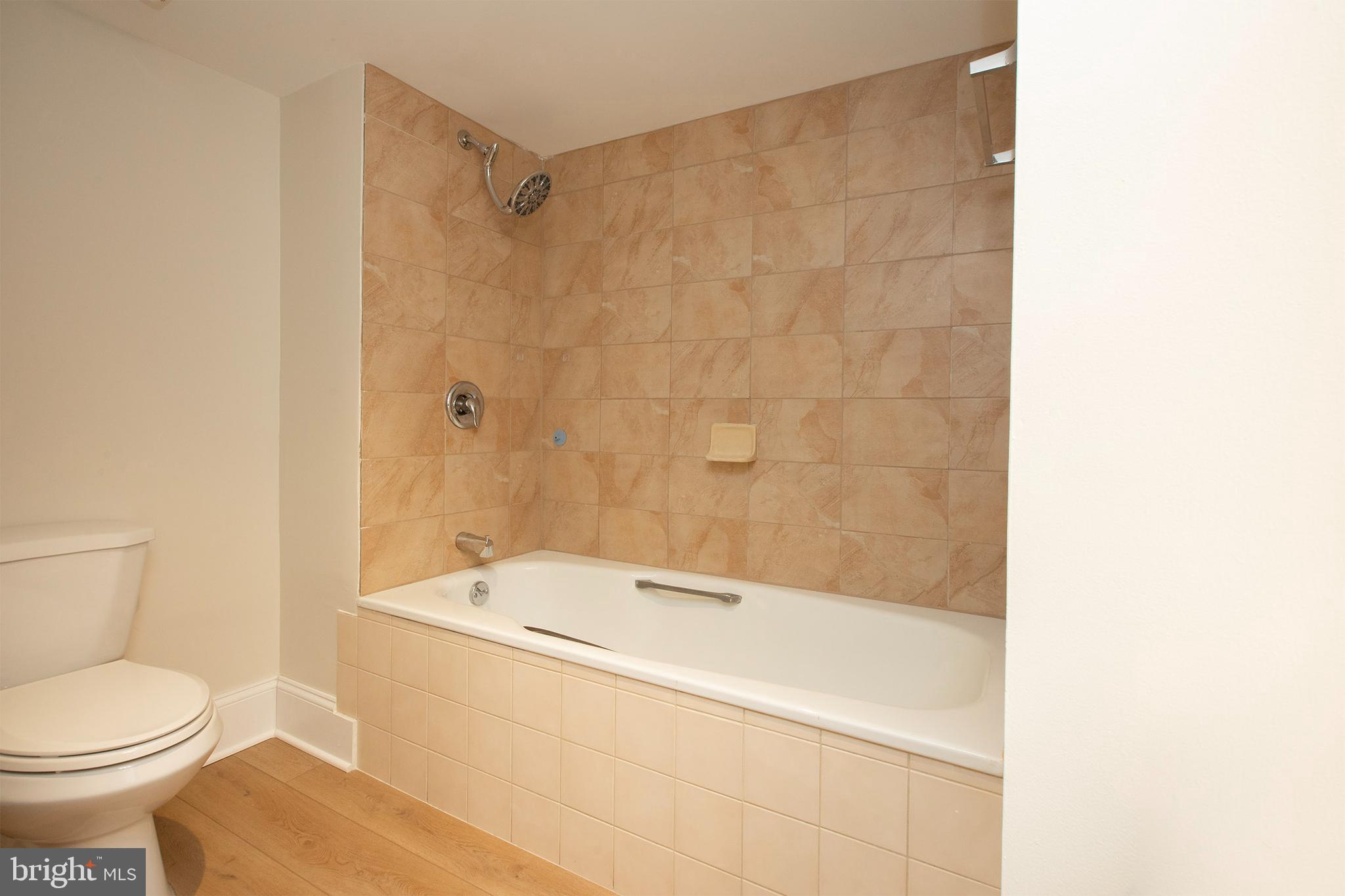 ENCORE OF MCLEAN - Residential Lease