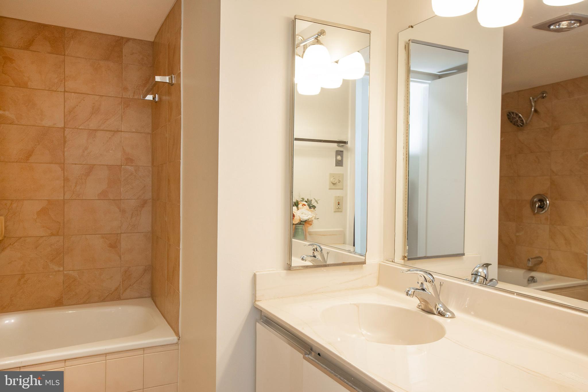 ENCORE OF MCLEAN - Residential Lease