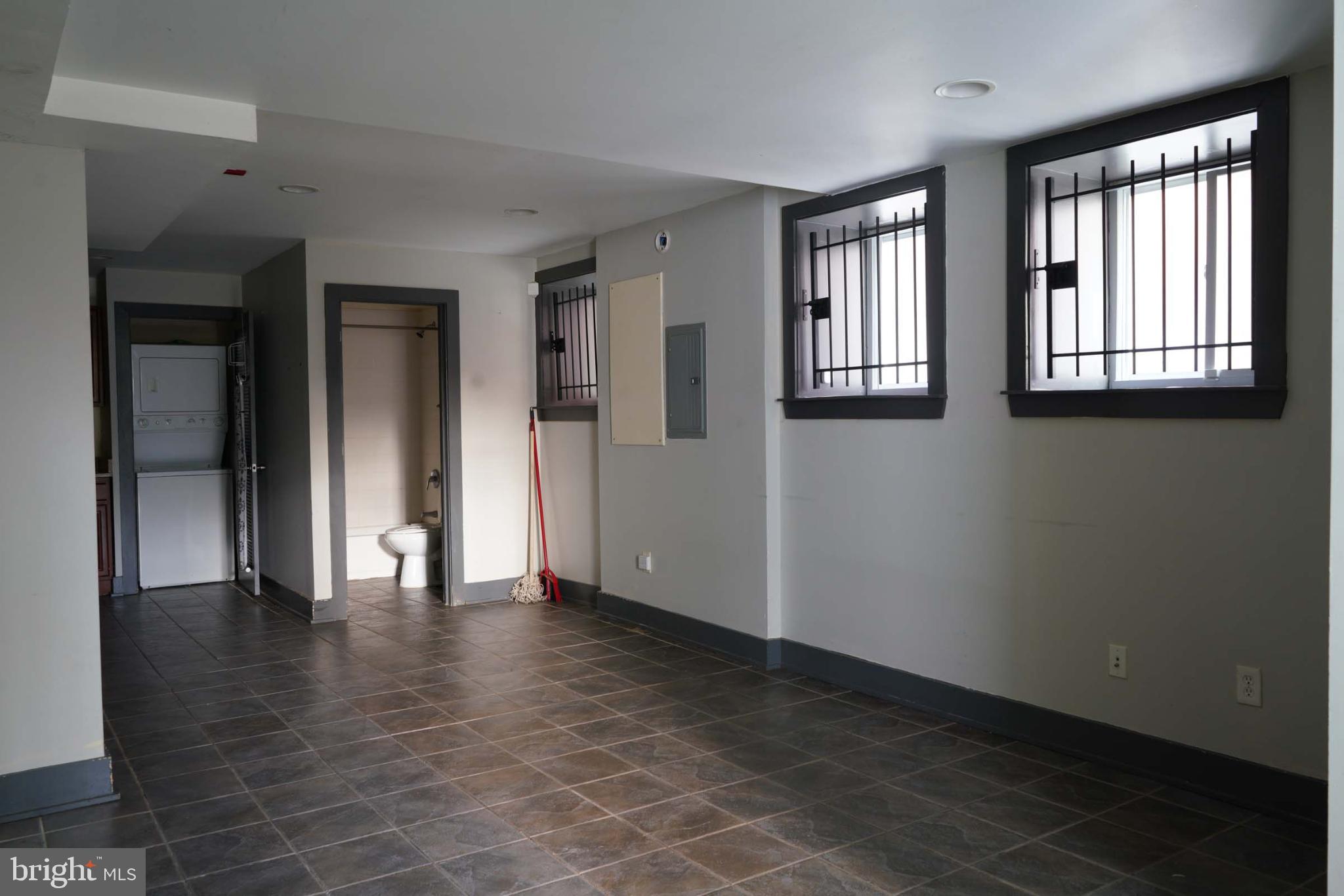 TEMPLE UNIVERSITY - Residential Lease