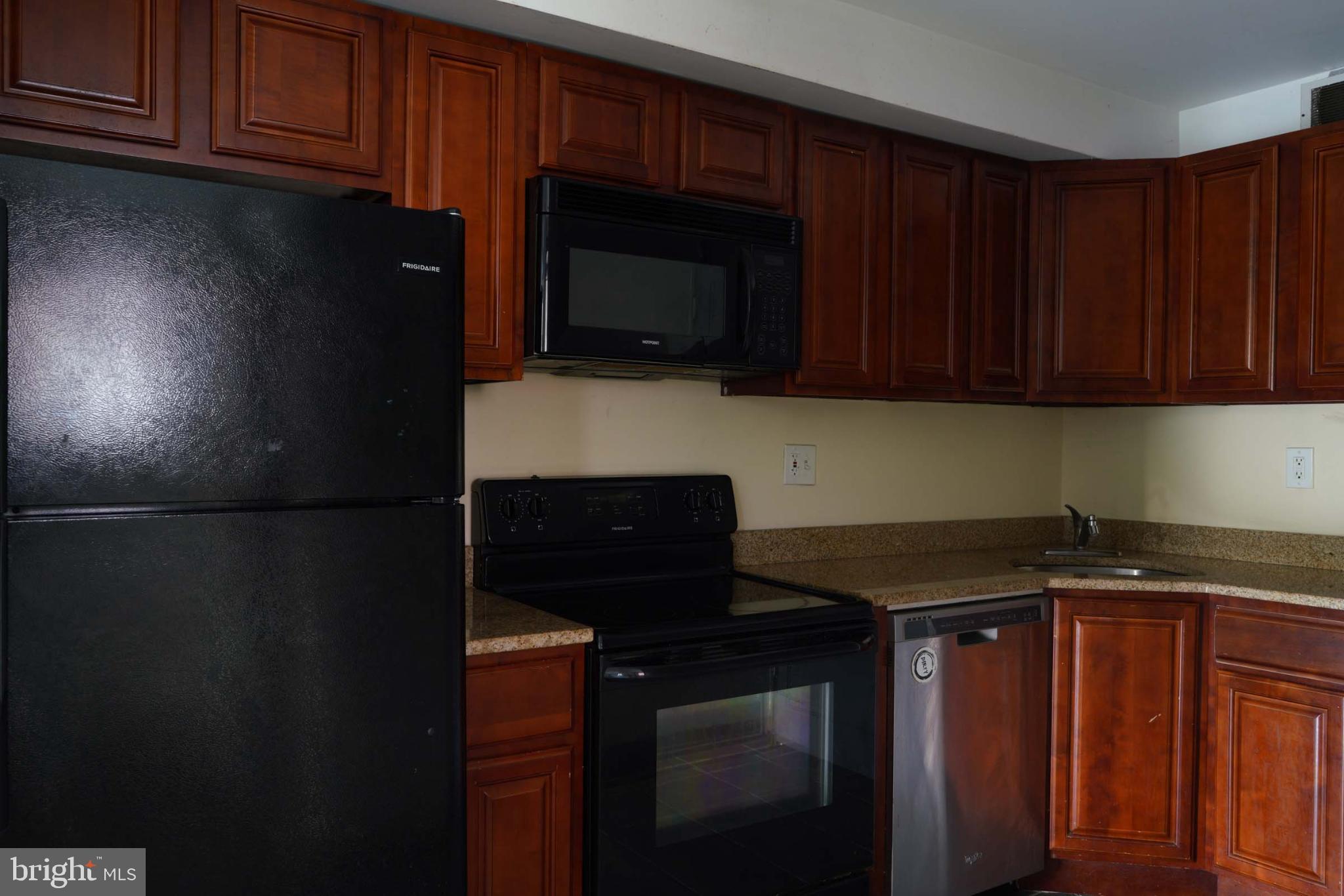 TEMPLE UNIVERSITY - Residential Lease