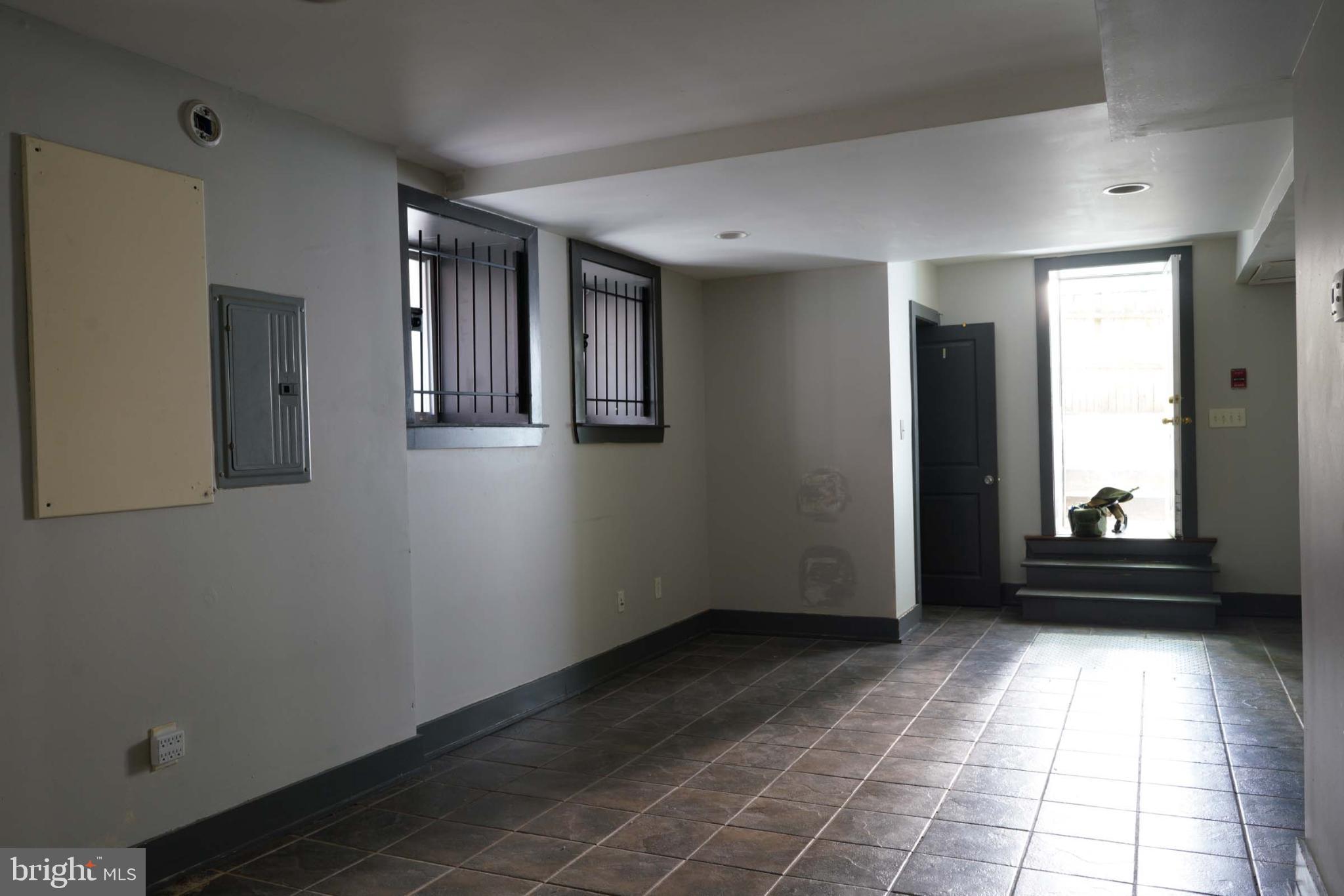 TEMPLE UNIVERSITY - Residential Lease