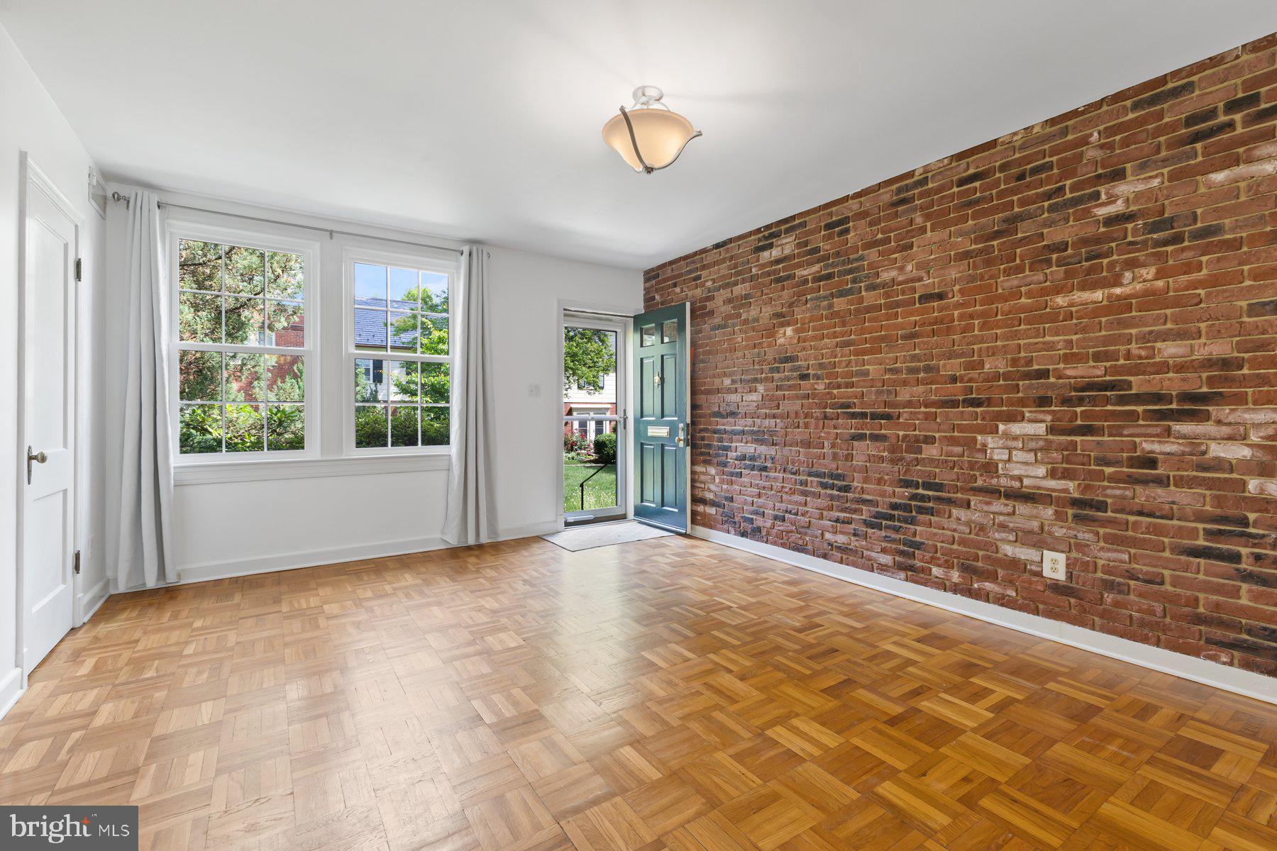 ARLINGTON VILLAGE - Residential Lease