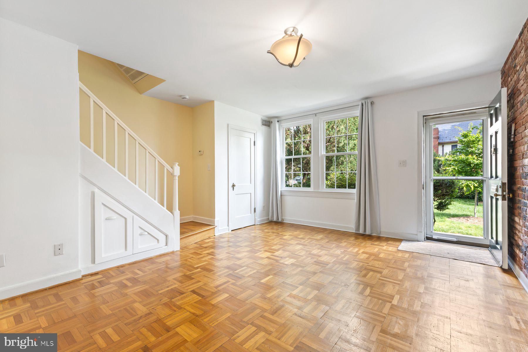 ARLINGTON VILLAGE - Residential Lease