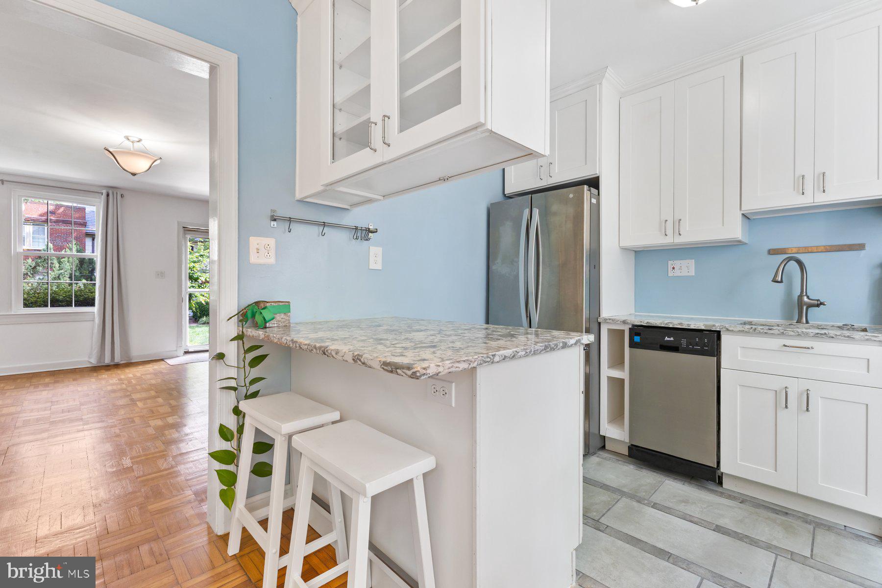 ARLINGTON VILLAGE - Residential Lease