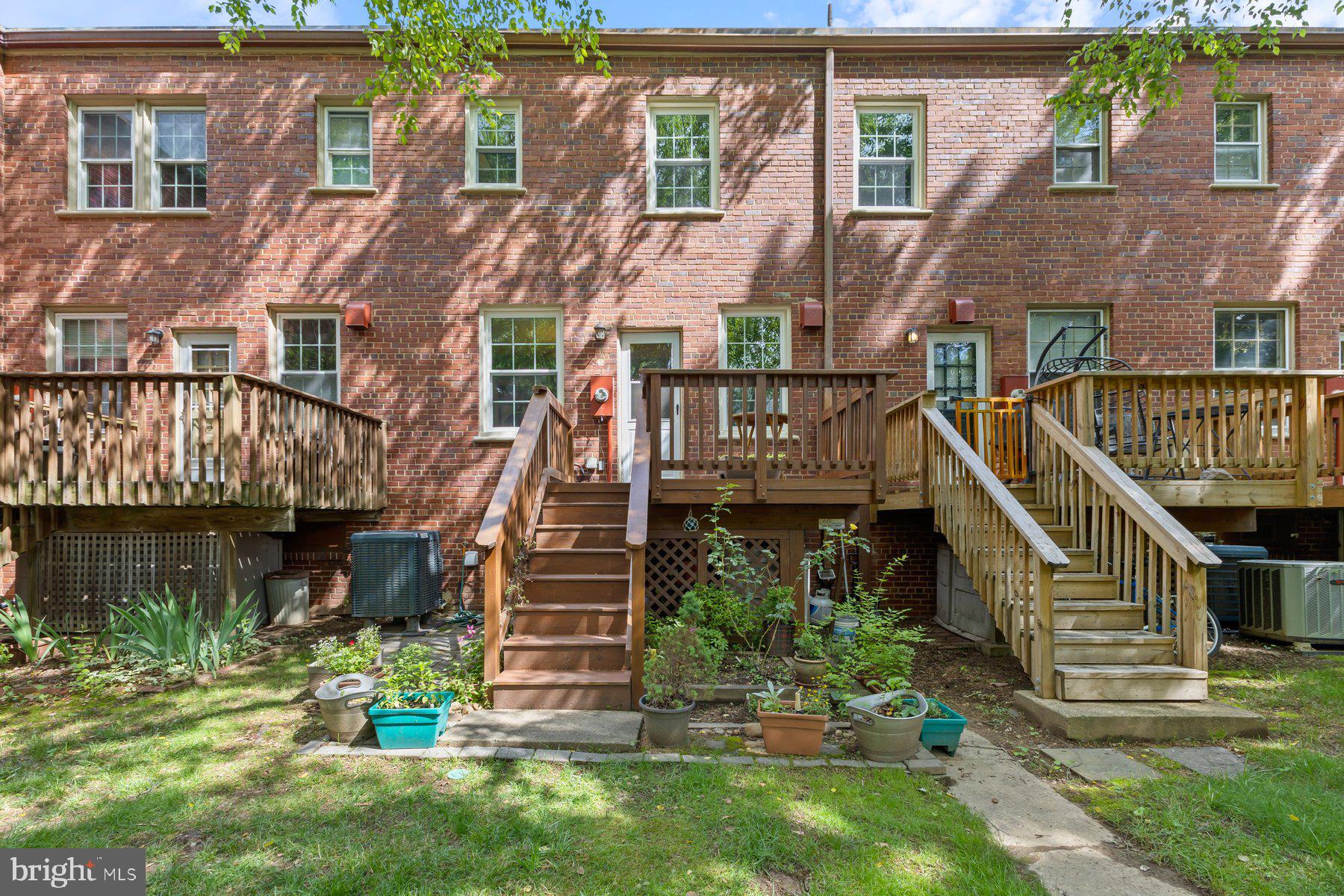 ARLINGTON VILLAGE - Residential Lease