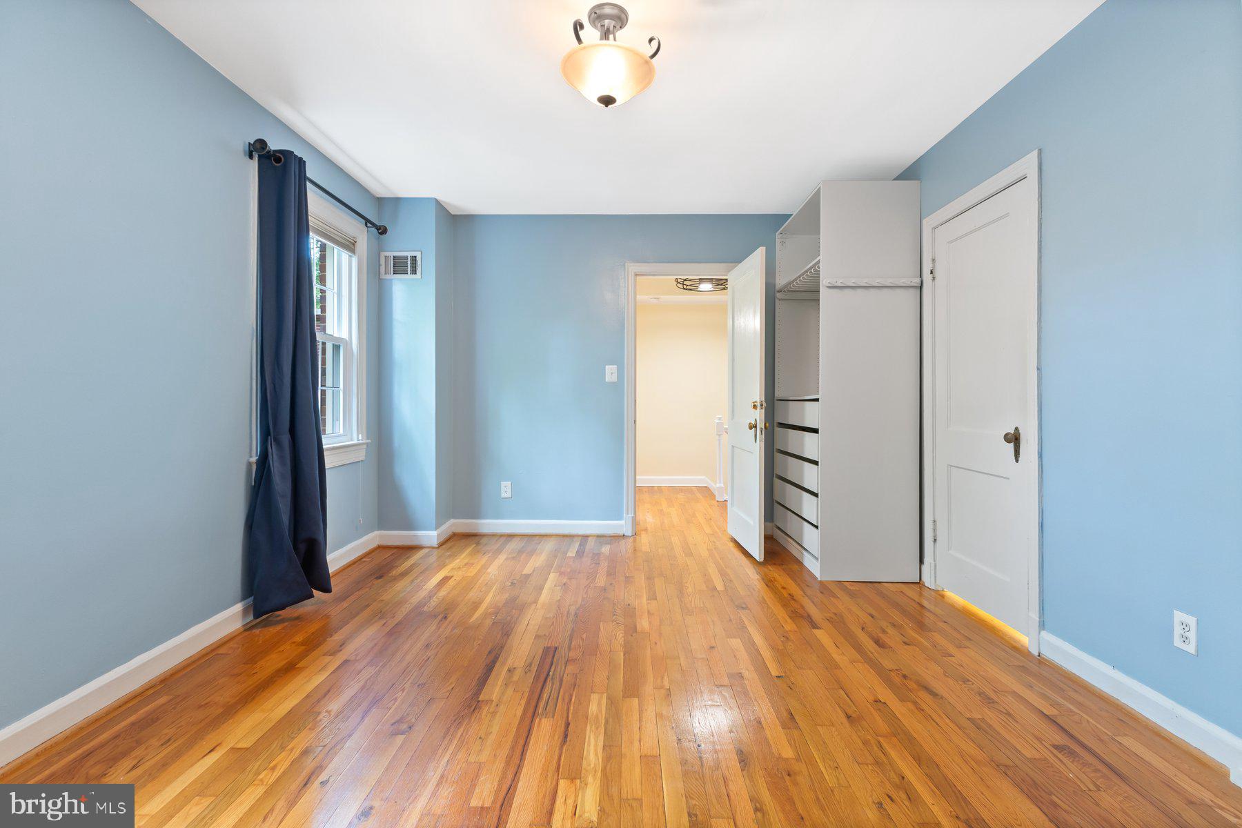 ARLINGTON VILLAGE - Residential Lease