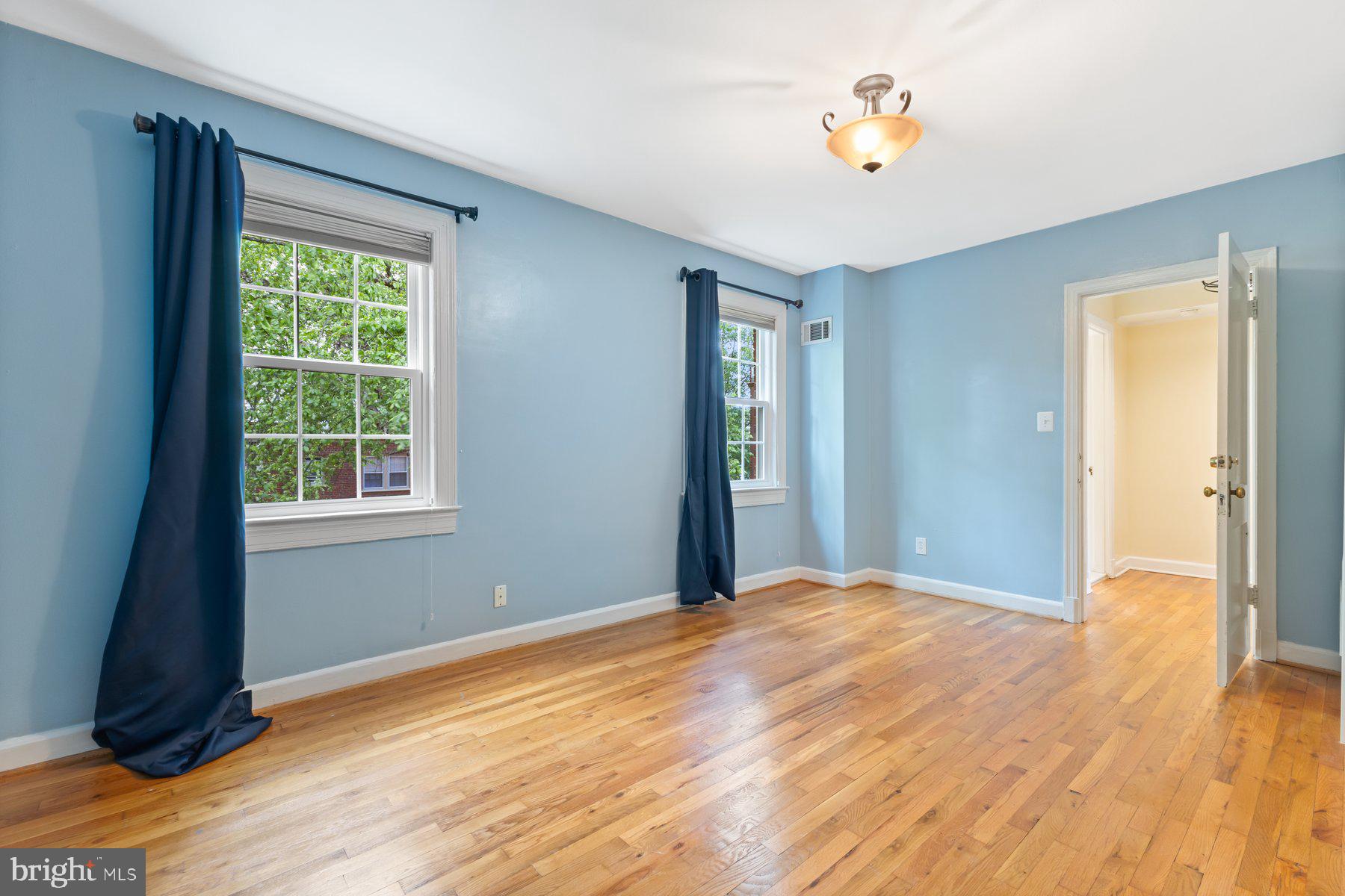 ARLINGTON VILLAGE - Residential Lease