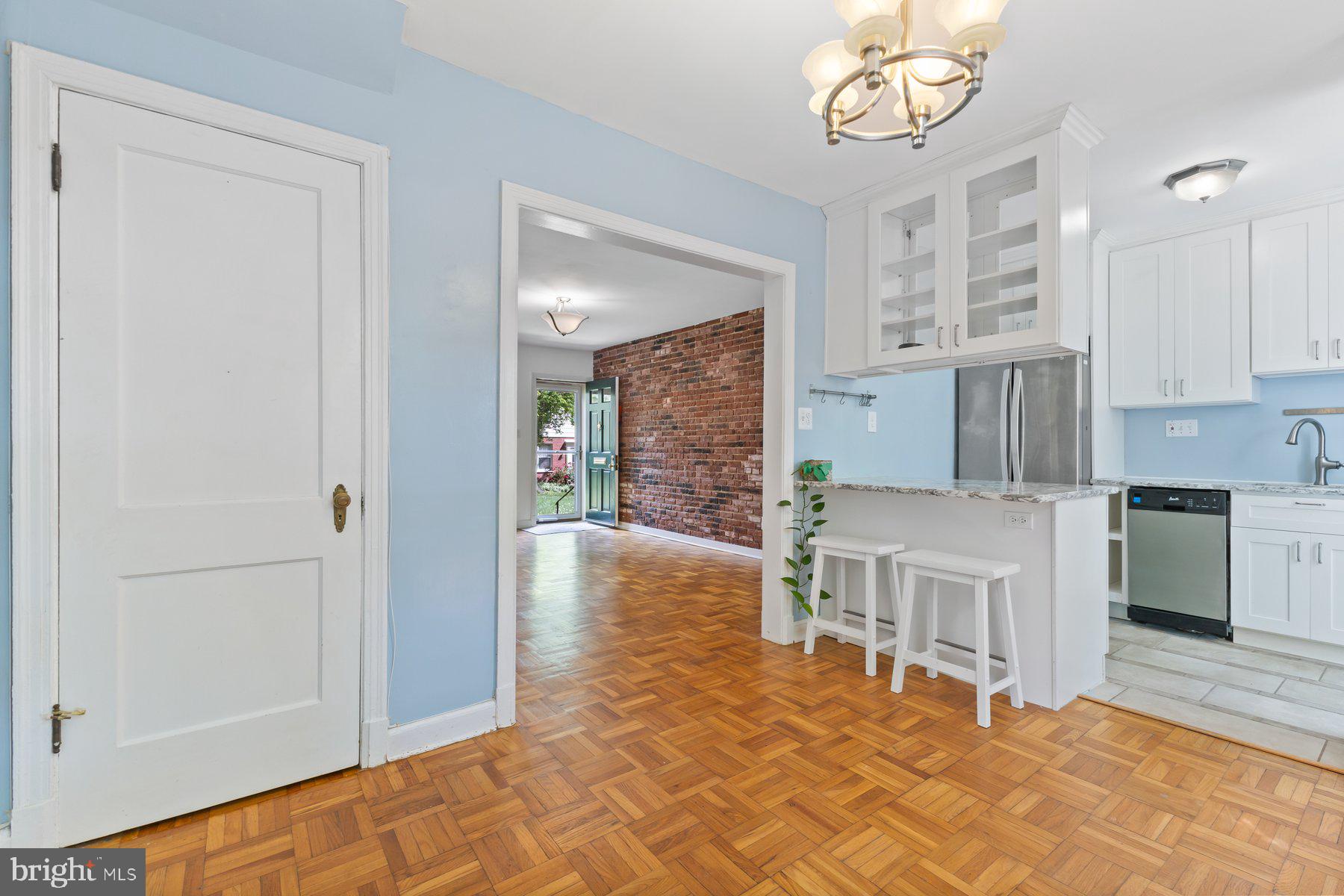 ARLINGTON VILLAGE - Residential Lease