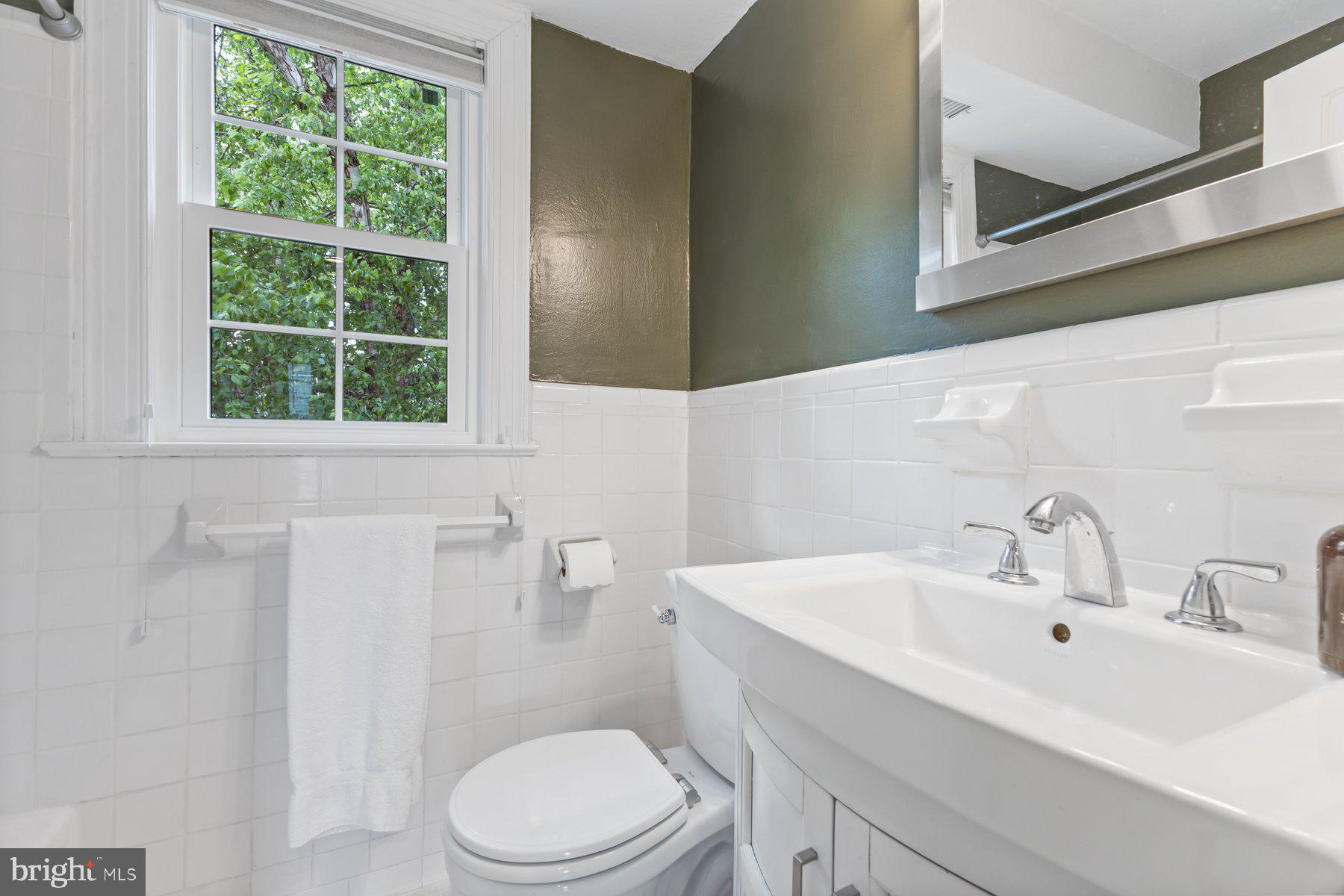 ARLINGTON VILLAGE - Residential Lease