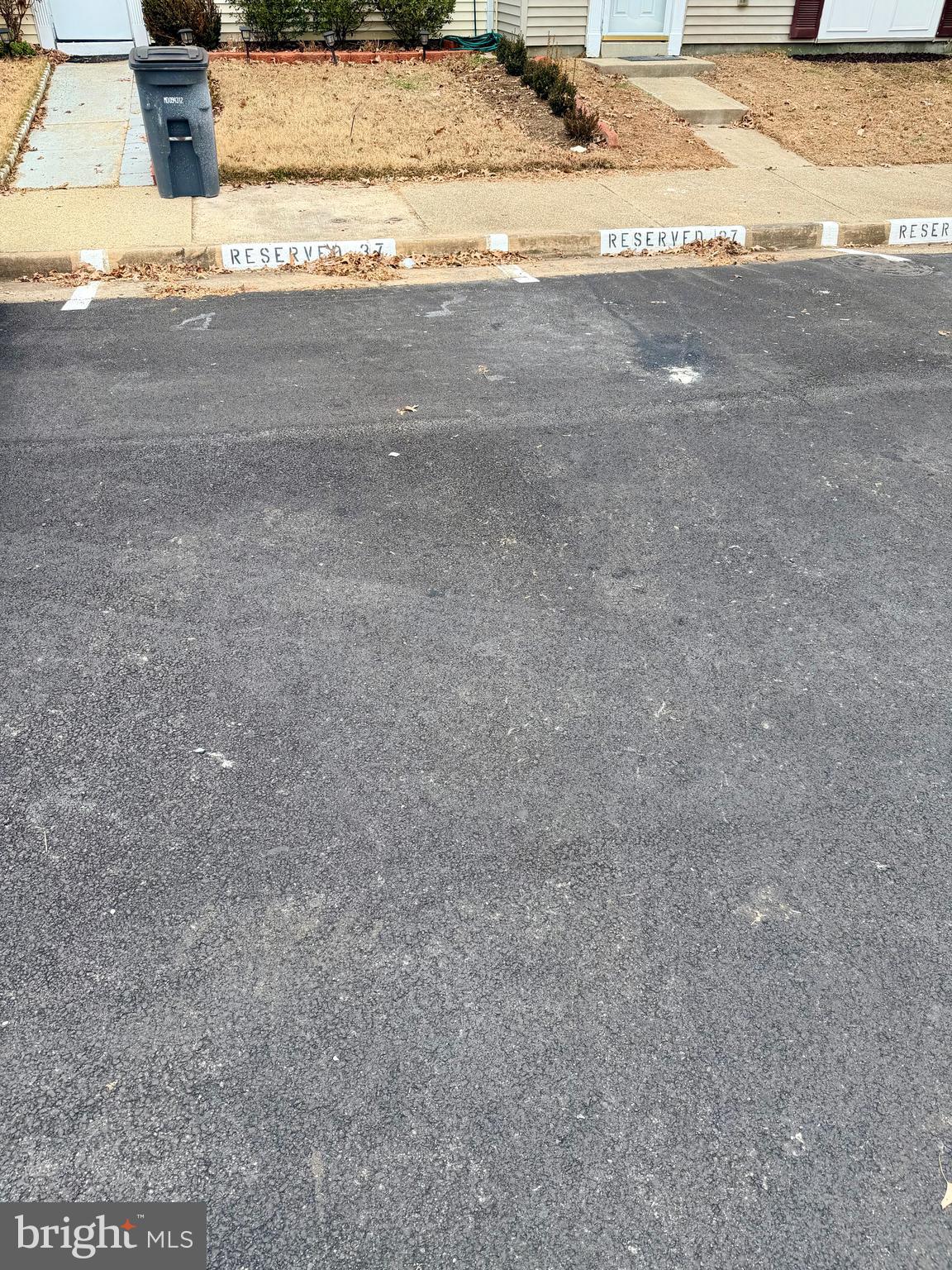 POHICK SQUARE - Residential Lease