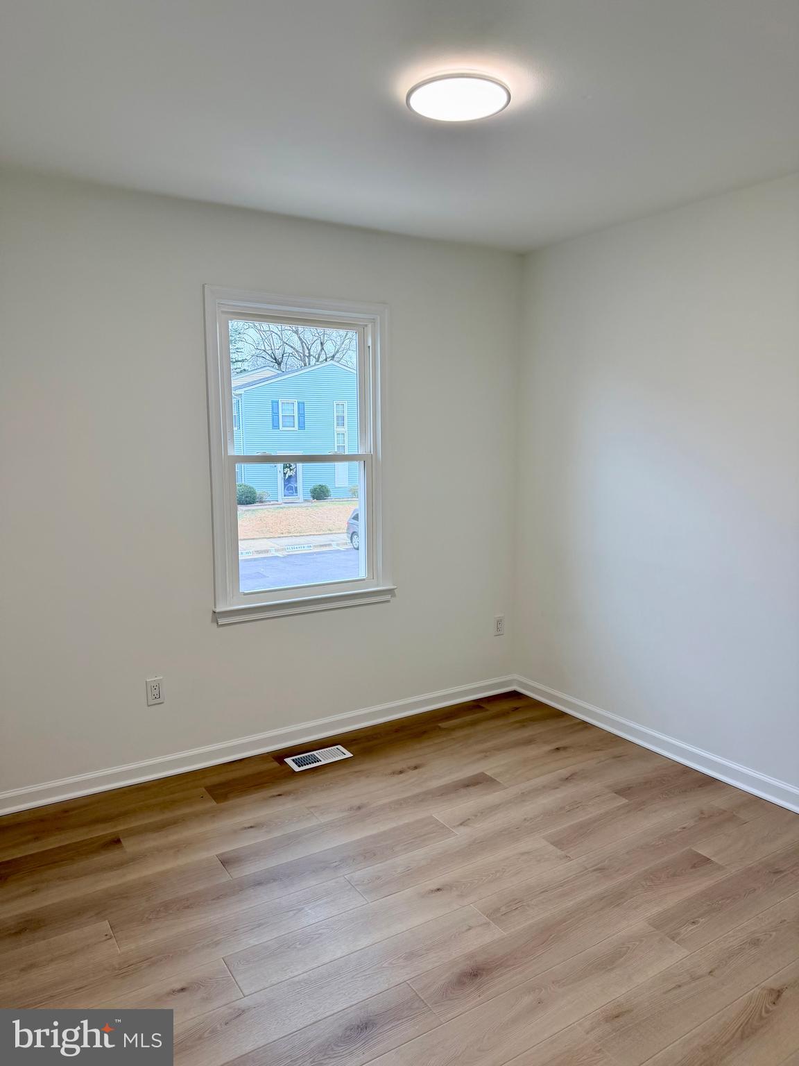 POHICK SQUARE - Residential Lease