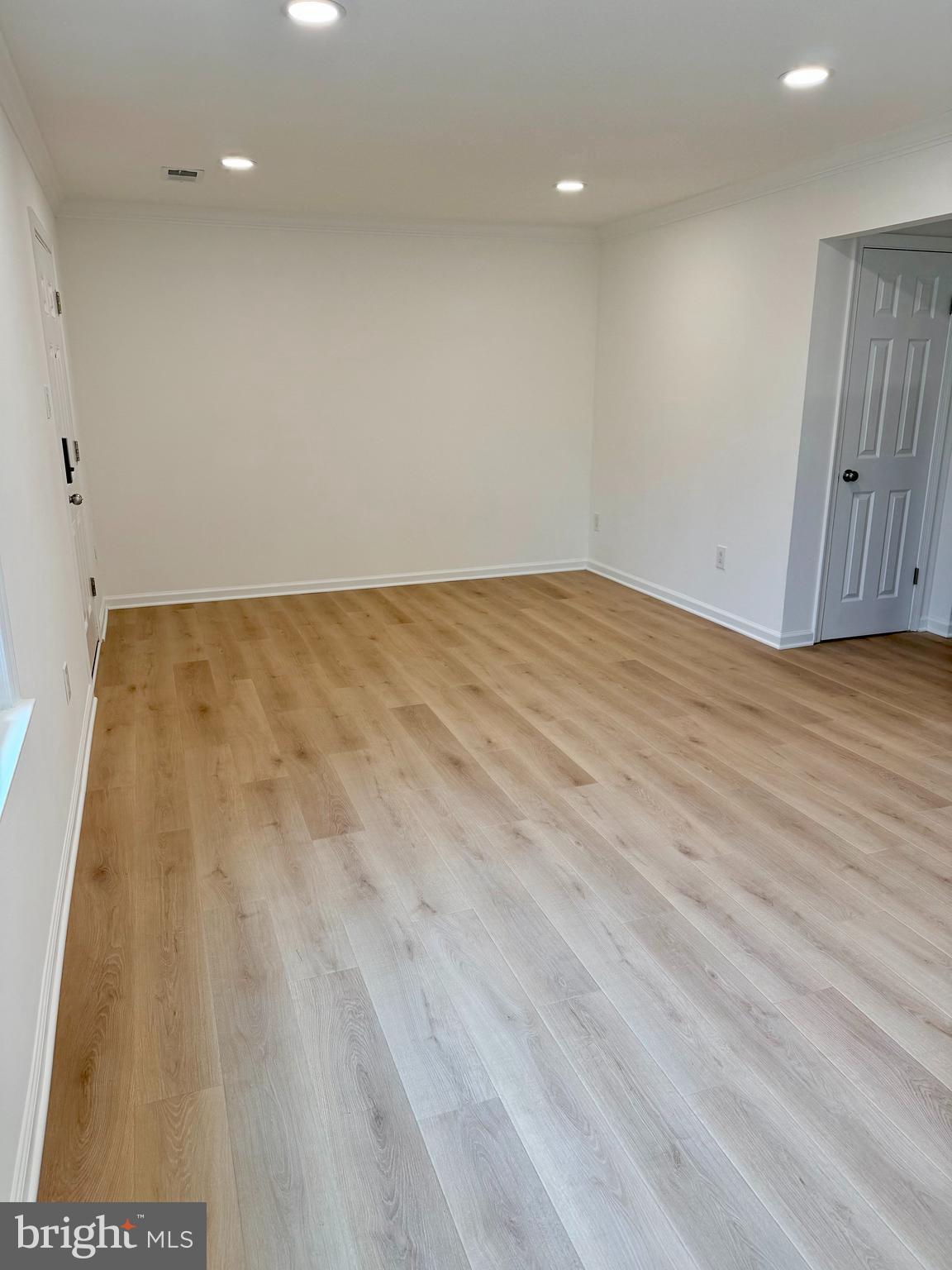 POHICK SQUARE - Residential Lease