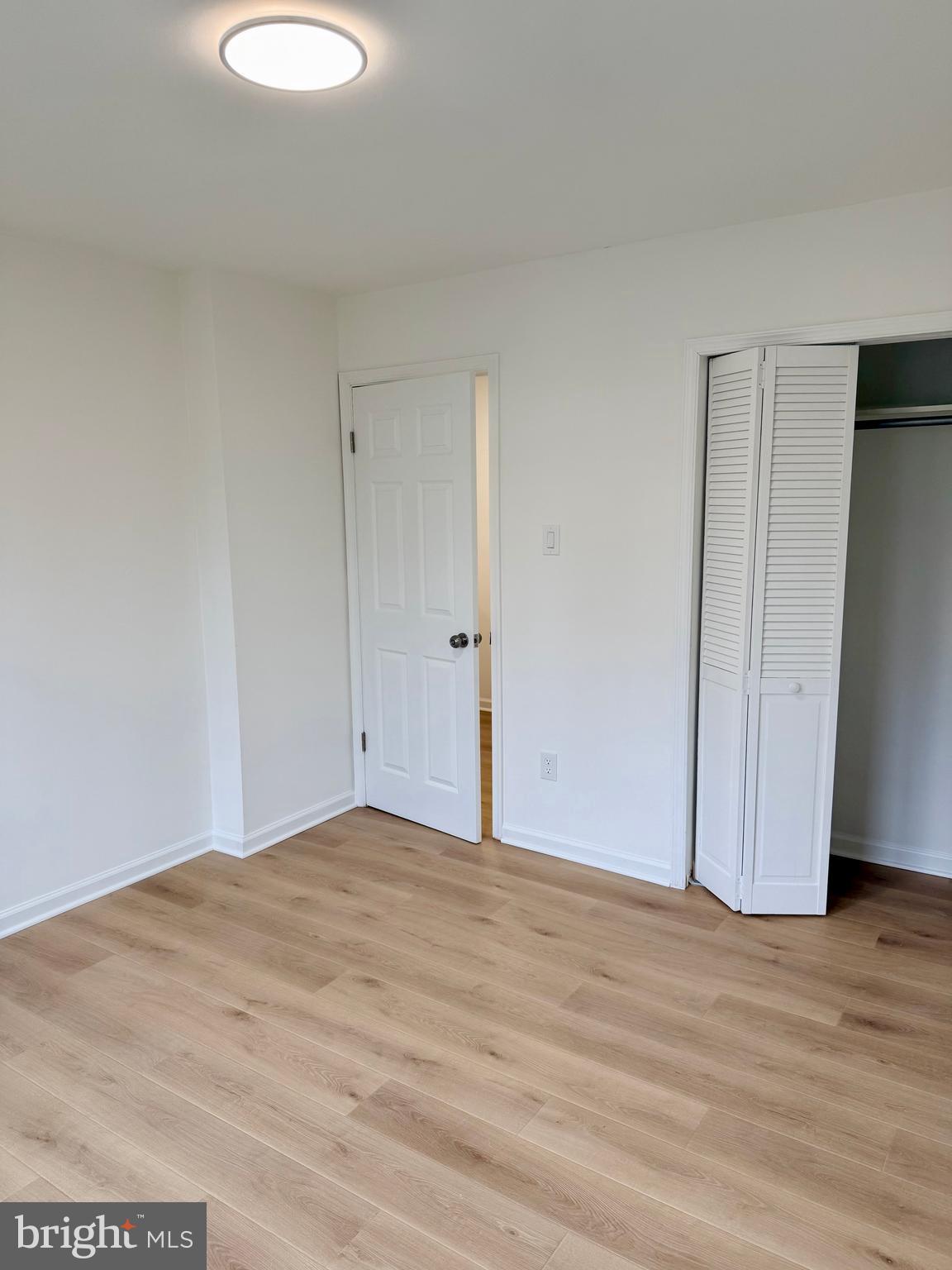 POHICK SQUARE - Residential Lease