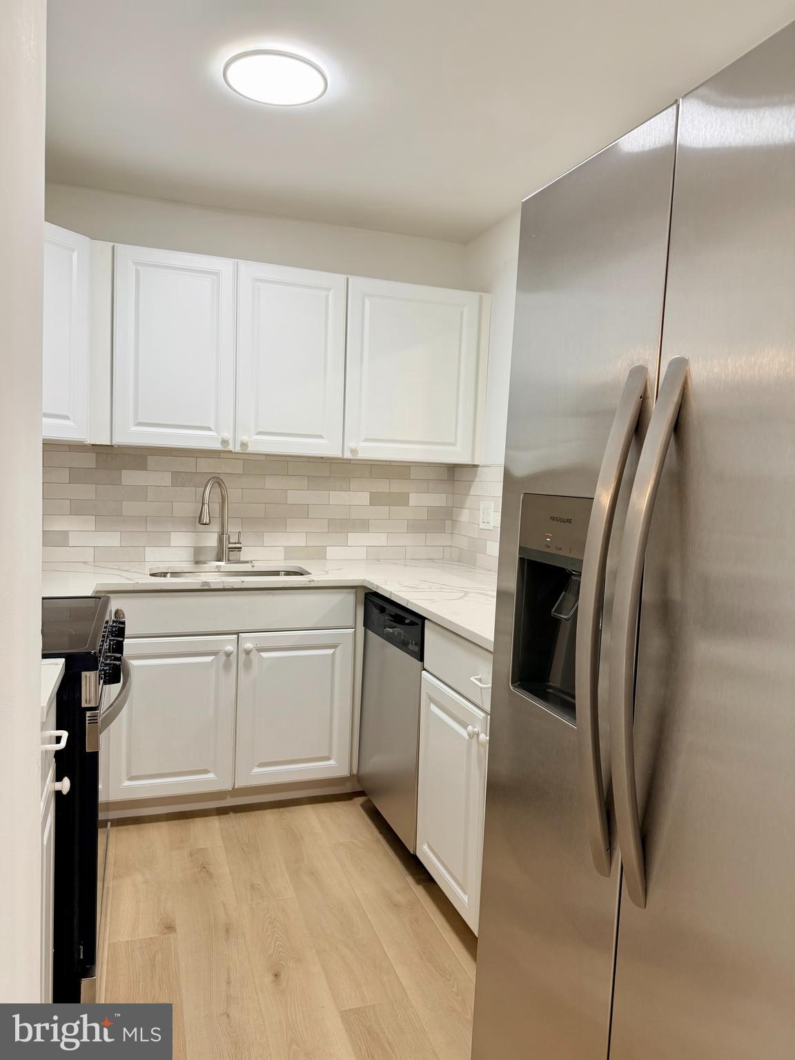 POHICK SQUARE - Residential Lease