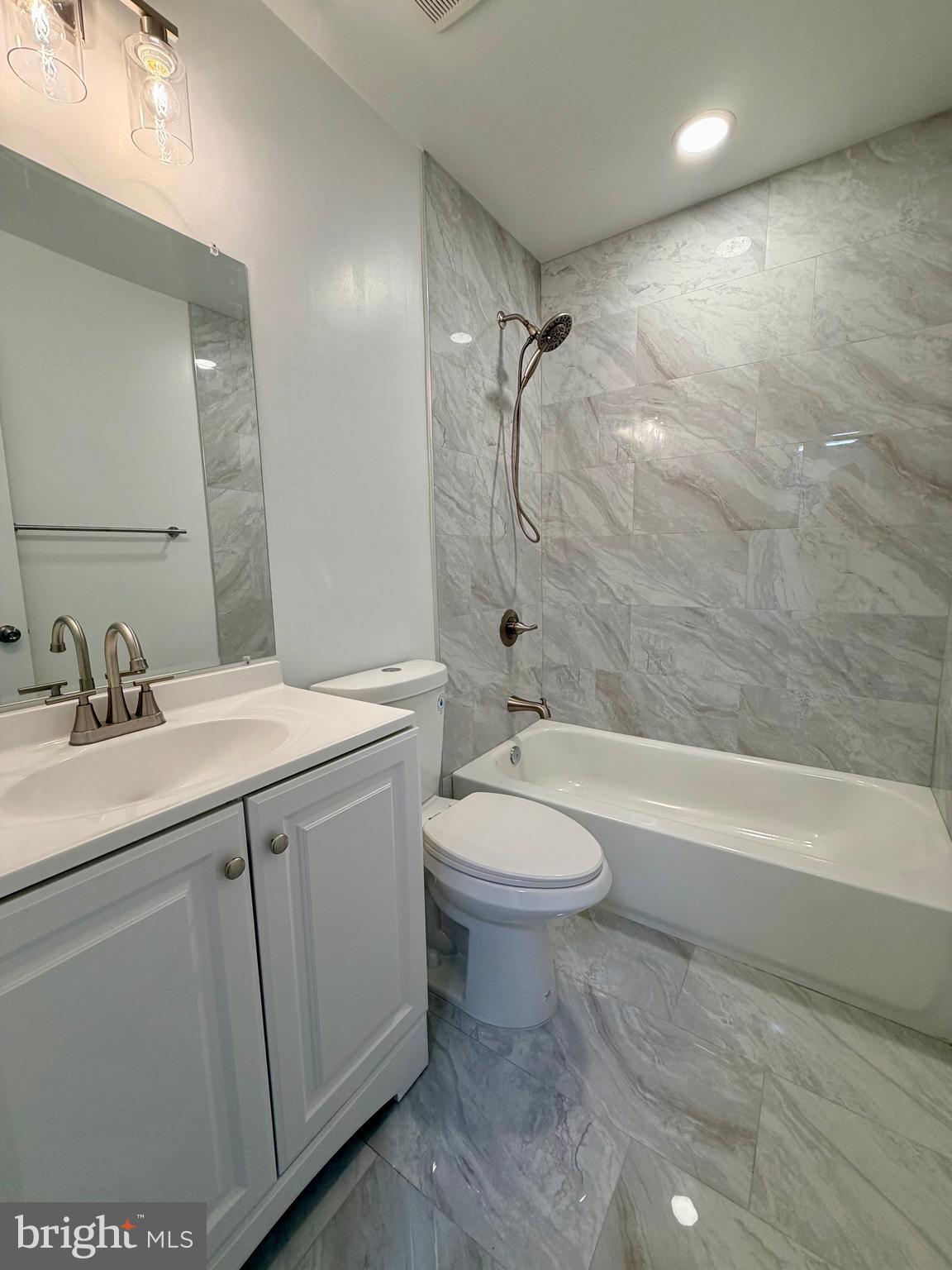 POHICK SQUARE - Residential Lease