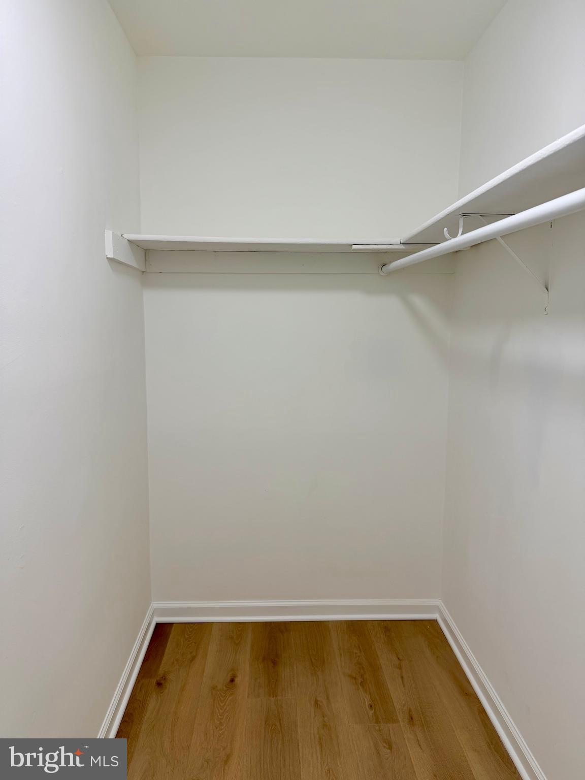 POHICK SQUARE - Residential Lease