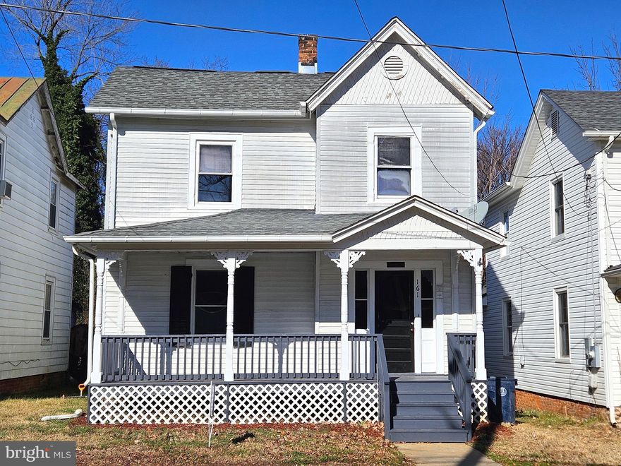 Looking for a home for the holidays? Here’s your chance to rent a stunning, fully renovated residence, ideally located just steps away from the vibrant shops and delicious restaurants of Orange.

This inviting home features three bedrooms and two modern full bathrooms, providing ample space for comfort and privacy. The main level boasts exquisite luxury vinyl plank flooring, while the upper level is adorned with fresh, plush carpeting, adding warmth and coziness.

The heart of the home, the kitchen, is equipped with brand-new stainless steel appliances that combine style and functionality, complemented by beautiful granite countertops that offer elegance and durability.

Step outside to discover your own private oasis in the backyard, perfect for relaxation, entertaining, or soaking up the sun in peace.

For pet lovers, pets will be considered on a case-by-case basis, with a non-refundable pet deposit of $250 per pet and a monthly pet rent of $35 per pet.

Exciting news! The owner is now offering an outstanding move-in credit of $1,750 just for you! Get ready to make your new home even more special!