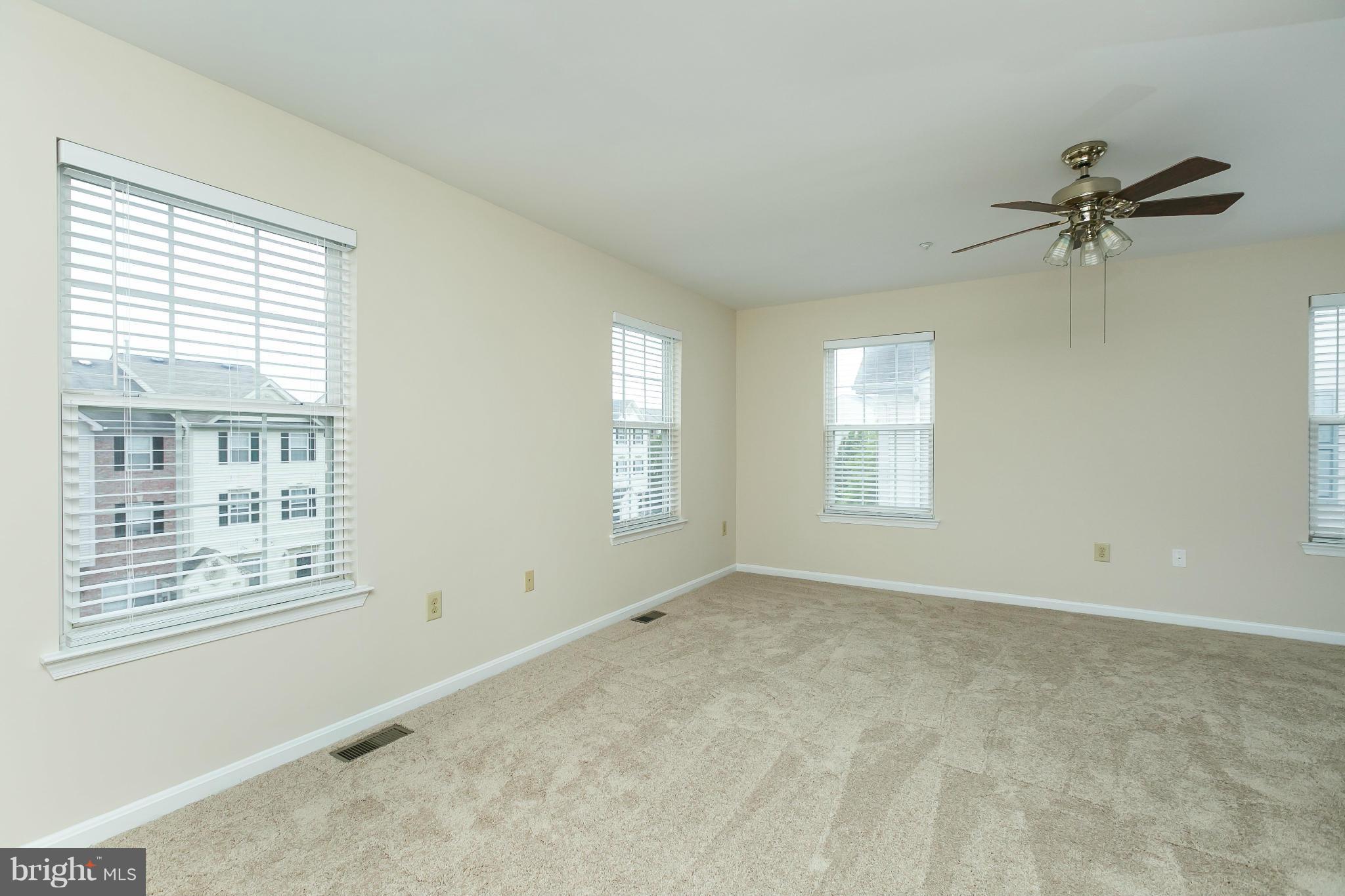 SEVEN OAKS - Residential