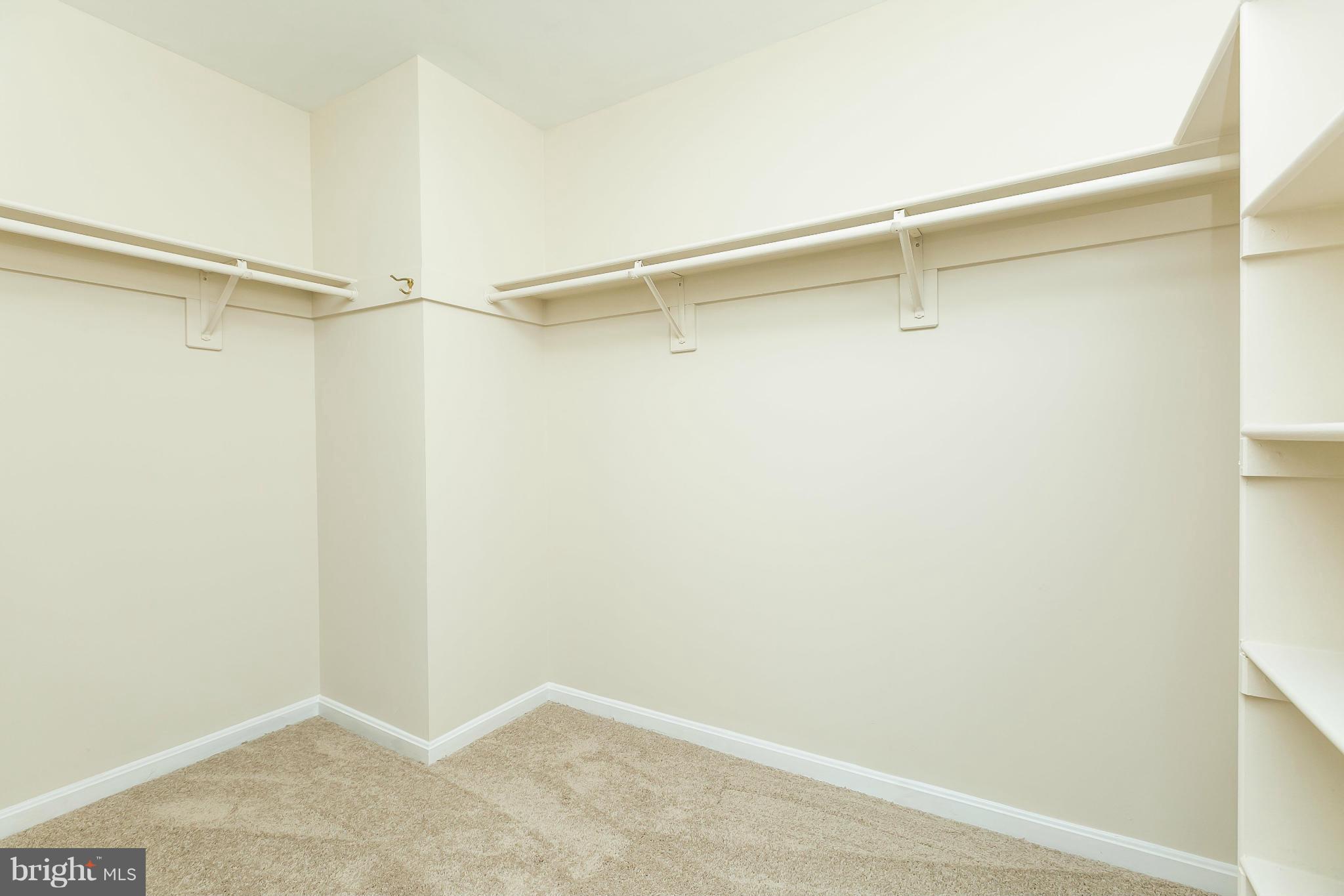 SEVEN OAKS - Residential