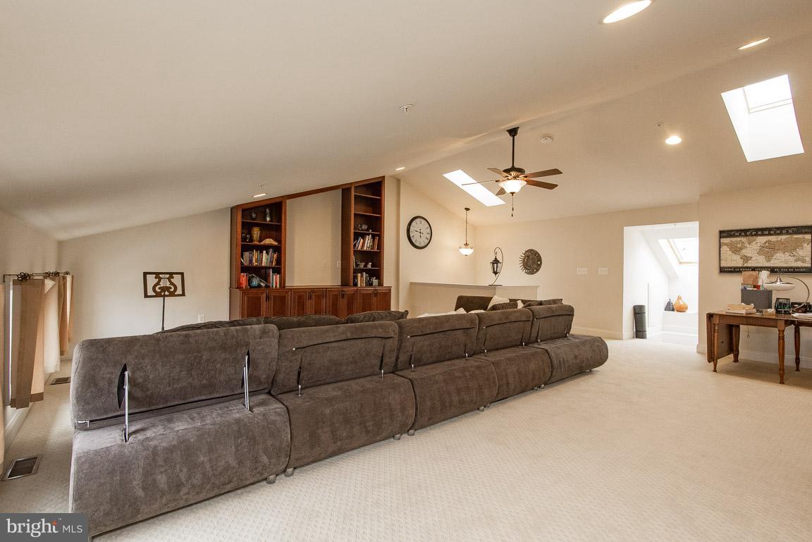 THE ENCLAVE AT ARUNDEL PRESERVE - Residential