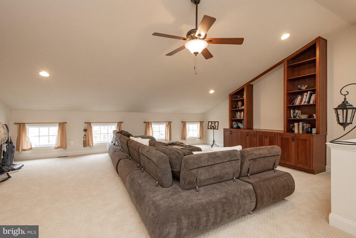 THE ENCLAVE AT ARUNDEL PRESERVE - Residential