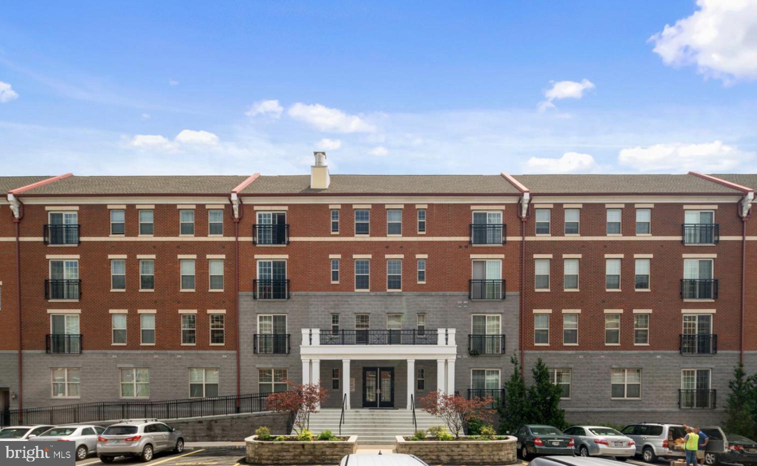 NAVAL SQUARE - Residential