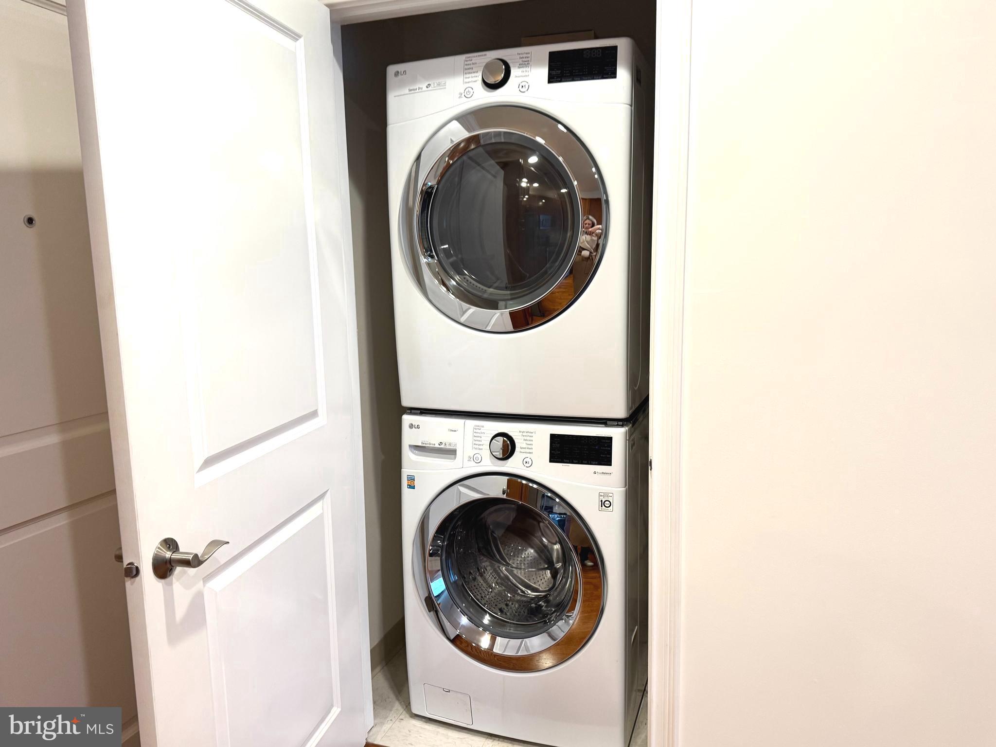 NAVAL SQUARE - Residential