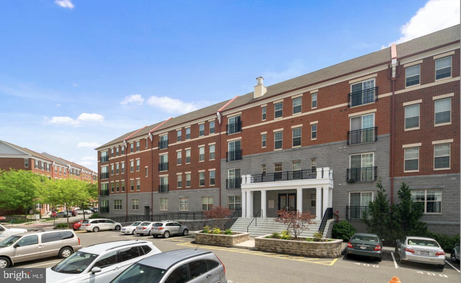 NAVAL SQUARE - Residential