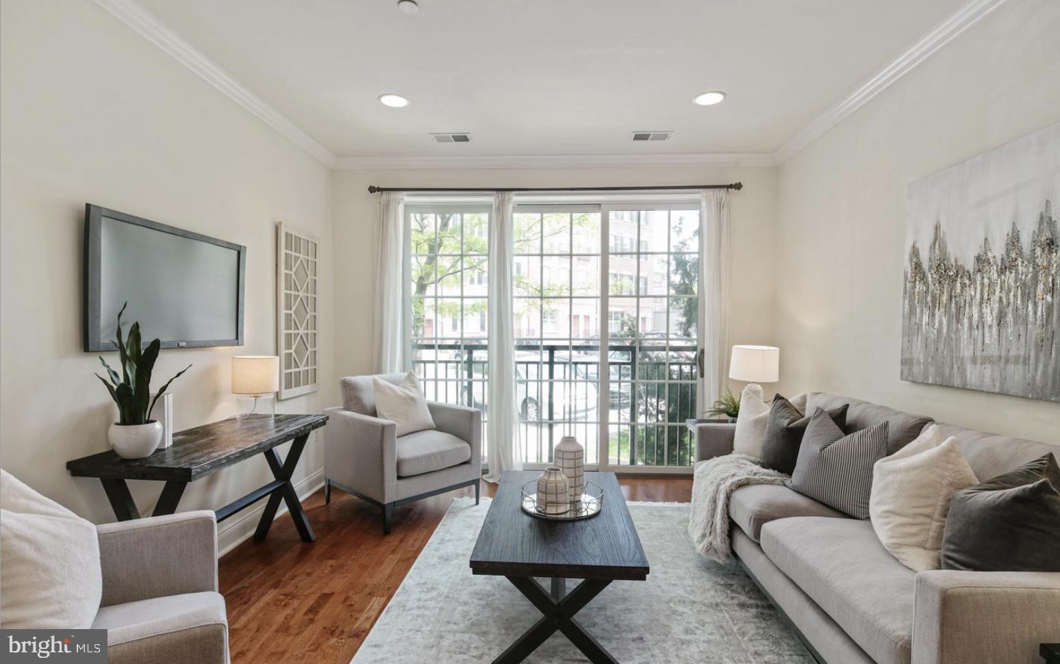 NAVAL SQUARE - Residential