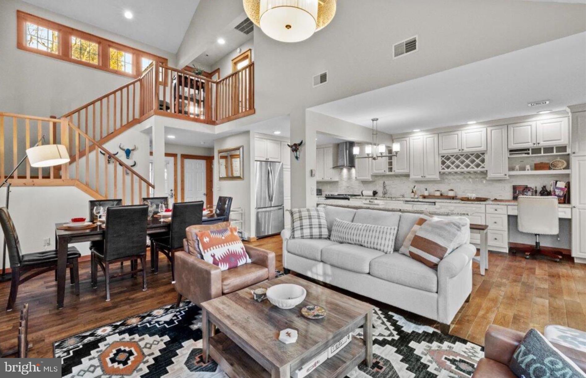 155 PINE COURT E
