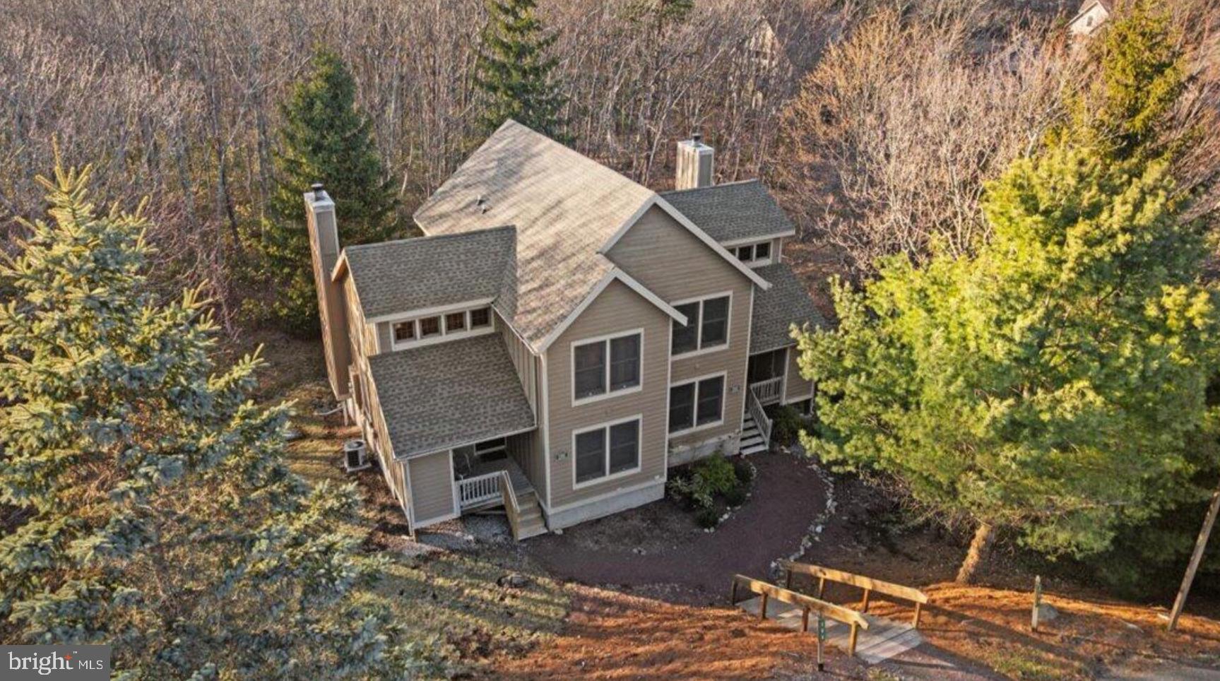 155 PINE COURT E