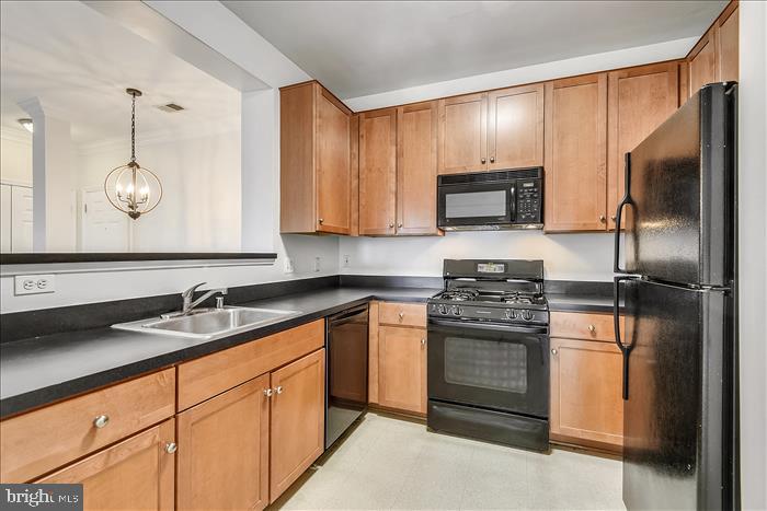 EXCHANGE AT VAN DORN - Residential Lease