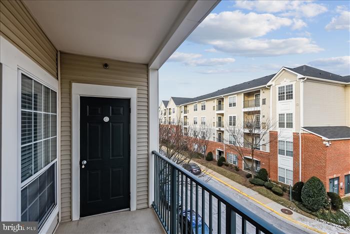 EXCHANGE AT VAN DORN - Residential Lease