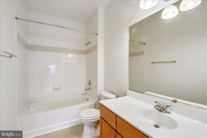 EXCHANGE AT VAN DORN - Residential Lease