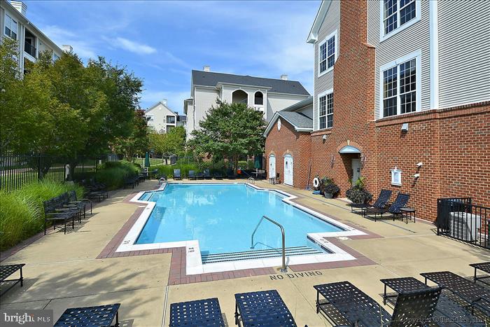 EXCHANGE AT VAN DORN - Residential Lease