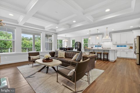 Photo of 6213 Mcconnell Lane, SPRINGFIELD, VA 22152 (MLS # VAFX2315110)