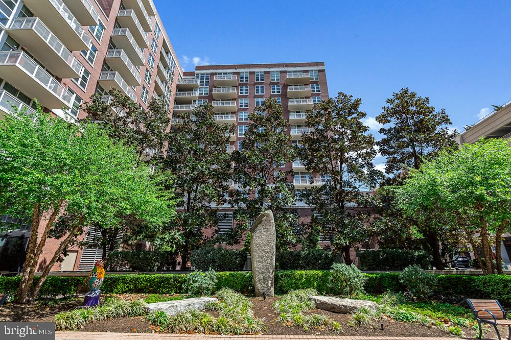 NATIONAL HARBOR - Residential Lease