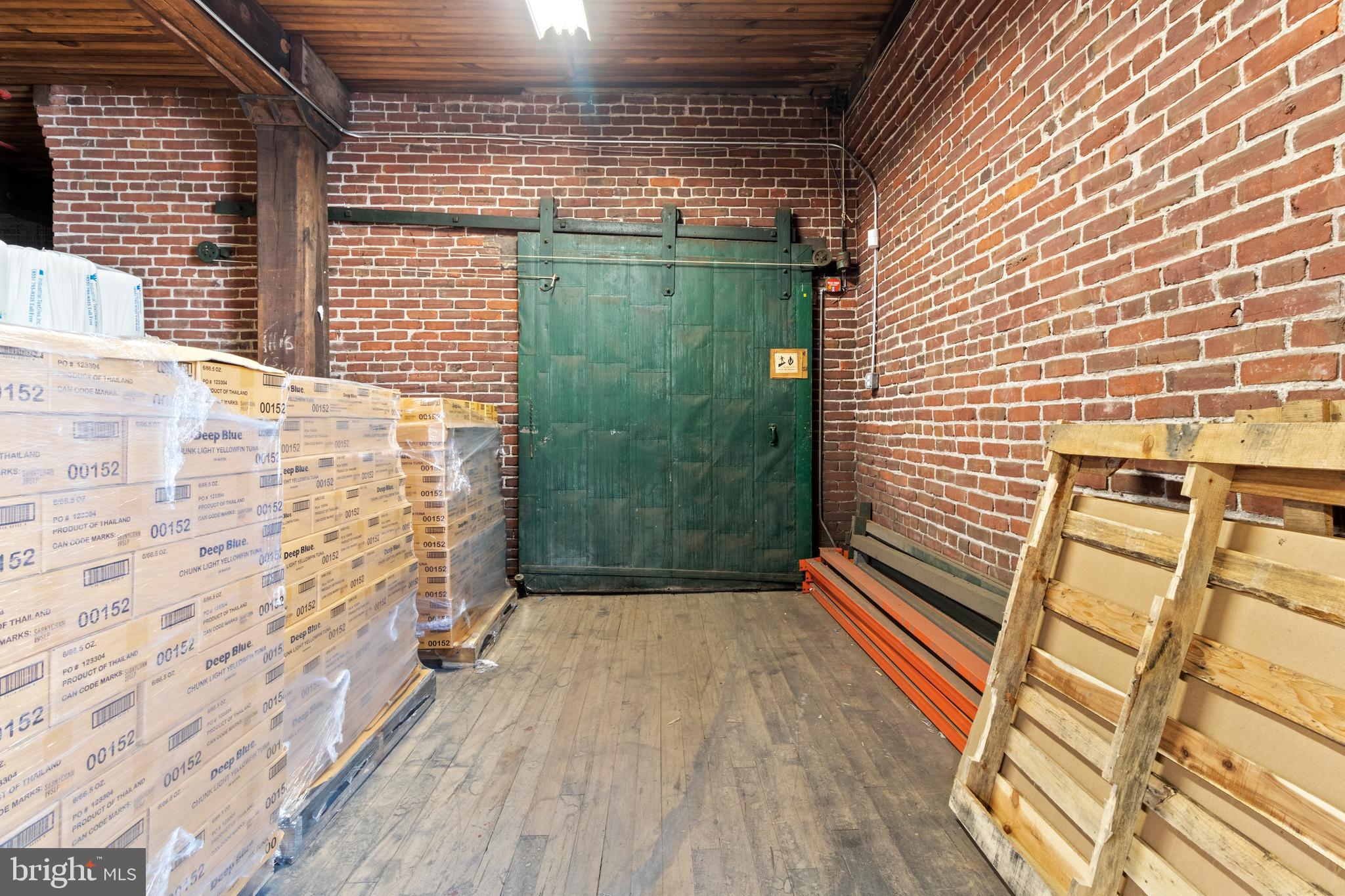 OLDE KENSINGTON - Commercial Sale