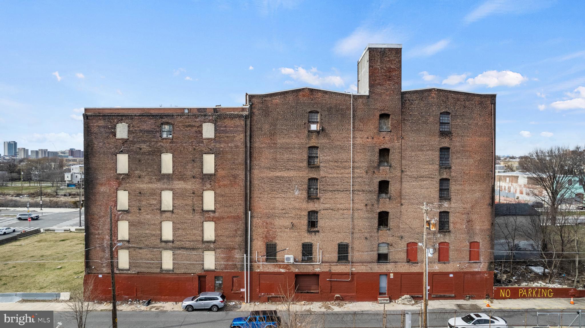 2401 N AMERICAN STREET 23