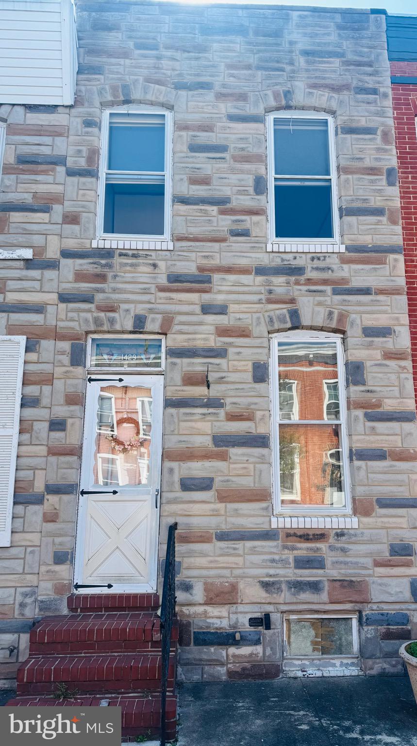 LOCUST POINT - Residential