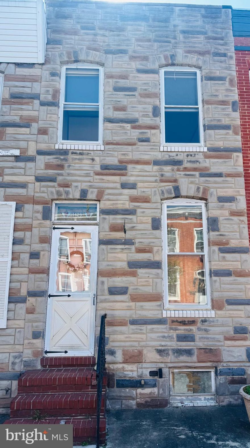 ​**AGENTS** PLEASE READ AGENT REMARKS REGARDING SHOWING INFO** We're excited to share a unique investment opportunity on Reynolds Street in Locust Point!​ This property offers tremendous potential, with ample space for parking and expansion. Please note that the home is being sold as-is​ / where is, and ​considering cash, hard money, or 203k loan offers only.​ The home has been completely cleared out and is ready for your immediate viewing. Please come take a look at your earliest convenience! Seller prefers Liberty Title to facilitate settlement due to preliminary title work completed. Contact Pete Creager directly with questions!