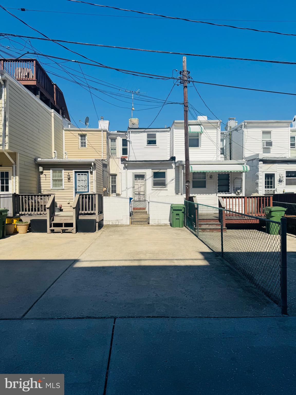 LOCUST POINT - Residential