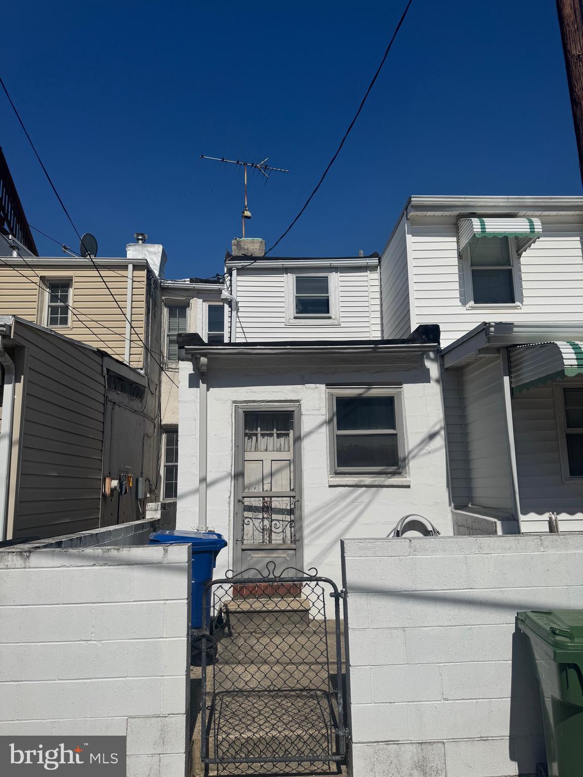 LOCUST POINT - Residential