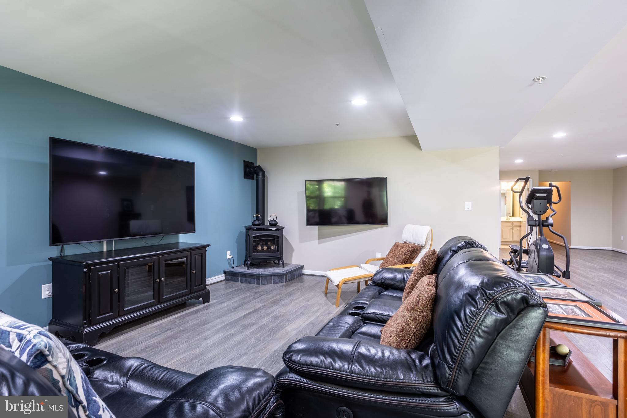 ENCLAVE AT PARK FOREST - Residential